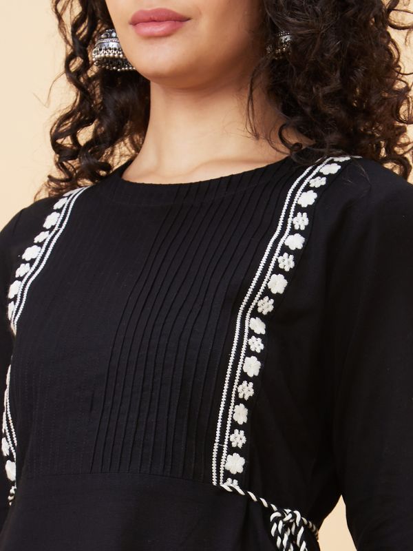 Globus Women Black Embroidered Round Neck A-Line Kurta