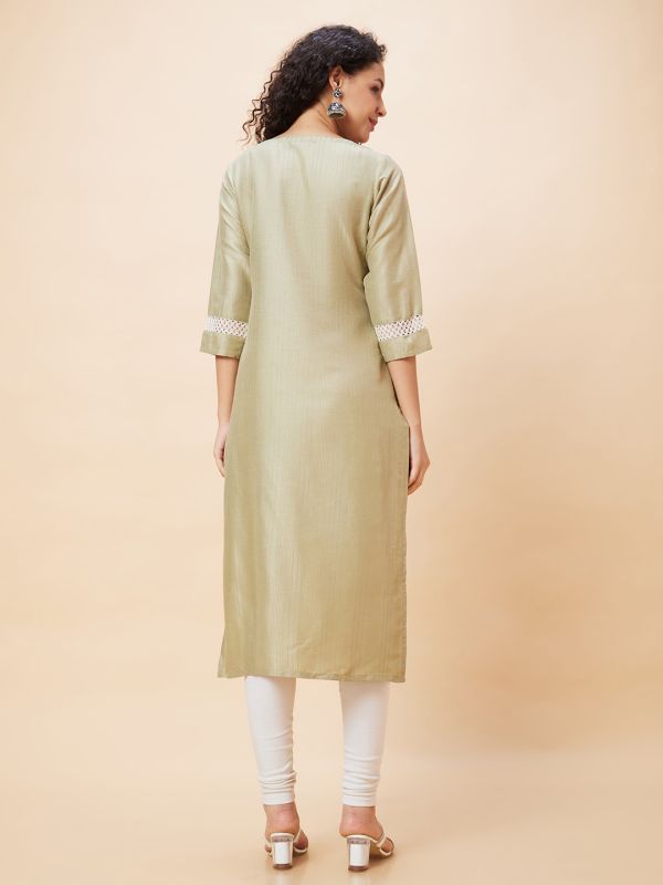 Globus Women Green Embroidered Round Neck Straight Kurta with Sequinned Highlight
