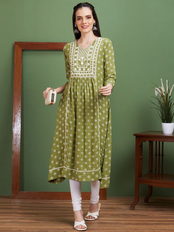 Globus Women Green Panelled Embroidered Yoke V-Neck Casual A-Line Kurta