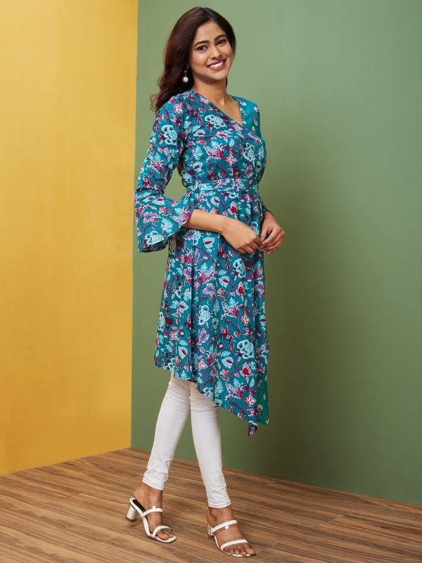 Globus Women Green Printed V-Neck A-Line Kurta