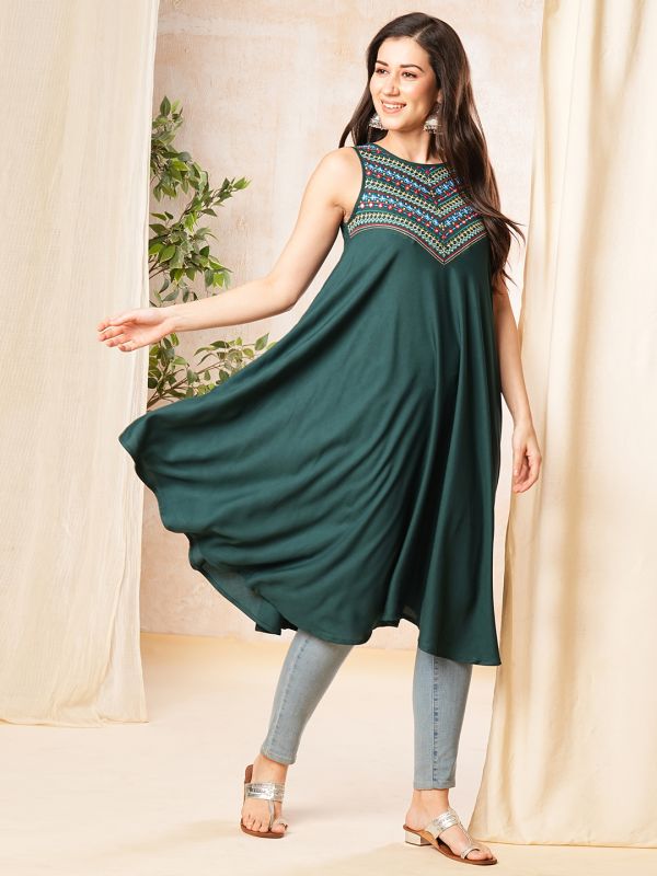 Globus Women Green Embroidered Yoke Sleeveless Asymmetric Hem Kurta