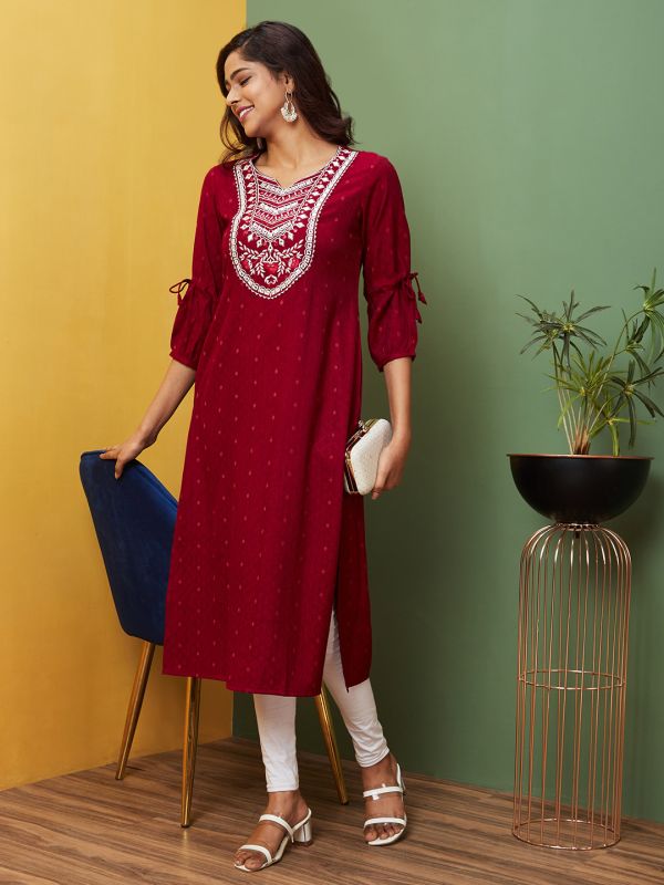 Globus Women Maroon Embroidered Round Neck Regular Kurta