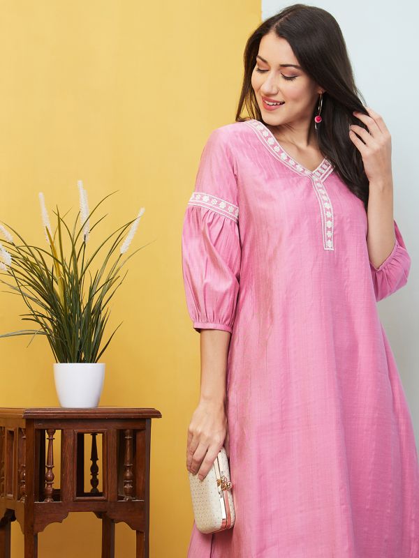 Globus Women Pink Woven Design Round Neck Embroidered Yoke Straight Kurta