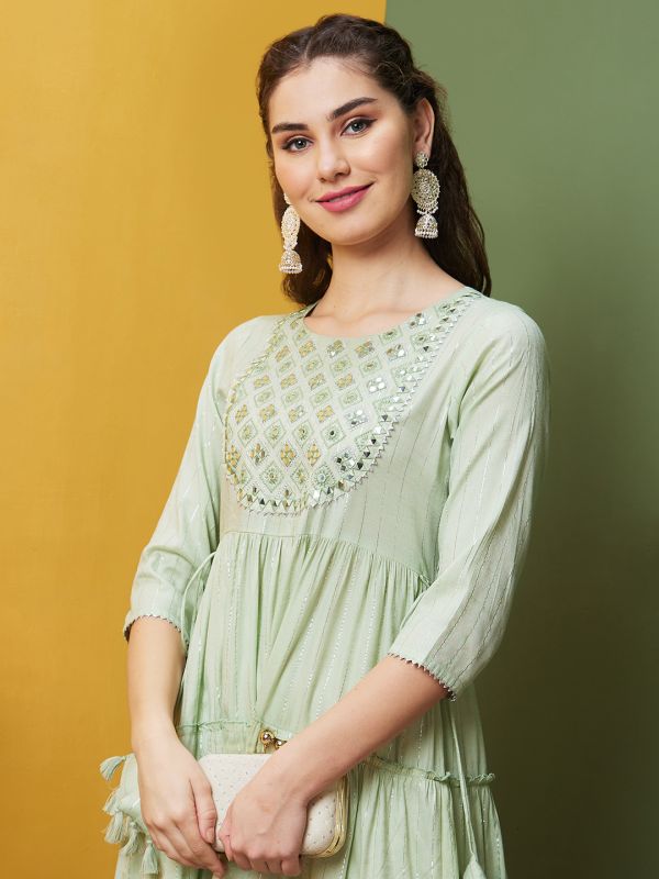 Globus Women Green Embroidered Cotton Daily Wear Round Neck Anarkali Flared Kurta