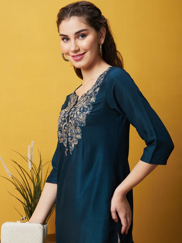 Globus Women Teal Solid Embroidered Yoke Daily Wear Round Neck Straight Kurta