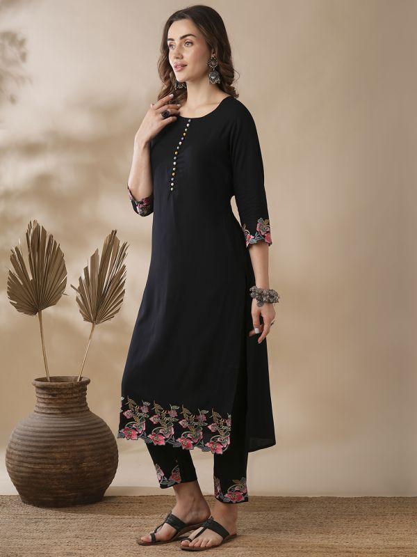 Globus Women Black Potli Button Floral Scalloped Hem Straight Workwear Kurta & Elasticated Pants Set