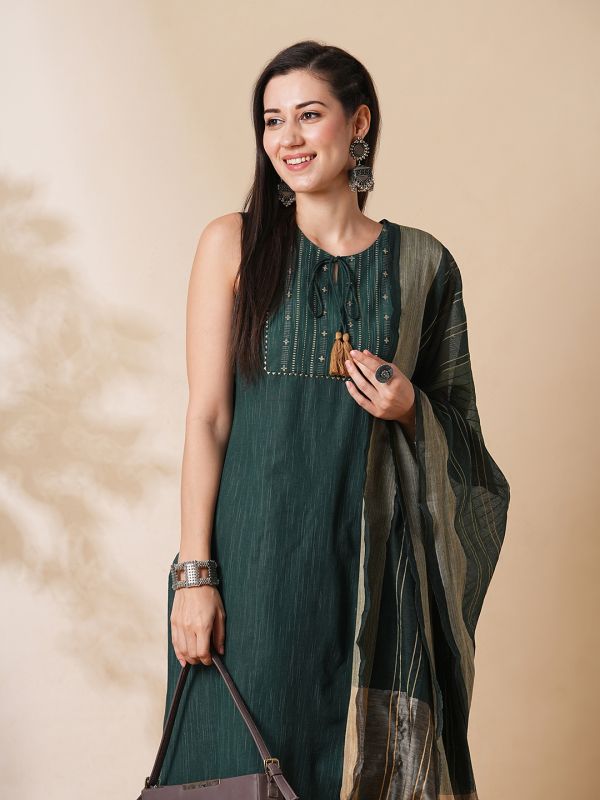 Globus Women Green Tie-Up Neck Printed Yoke Straight Workwear Kurta With Narrow Pants & Yarndyed Dupatta