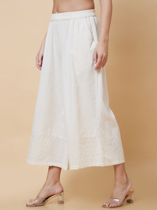 Globus Women Off-White Solid Lace Hem Straight Palazzo 