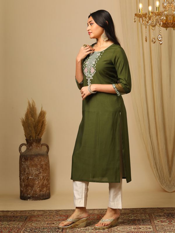 Globus Women Green Round Neck Zari Embroidered Yoke Design Straight Calf Length Ethnic Kurta