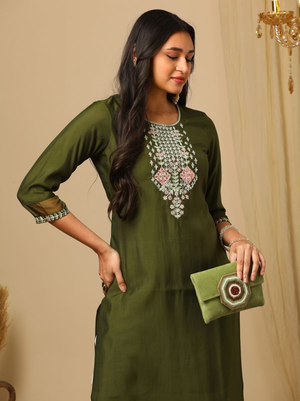 Globus Women Green Round Neck Zari Embroidered Yoke Design Straight Calf Length Ethnic Kurta