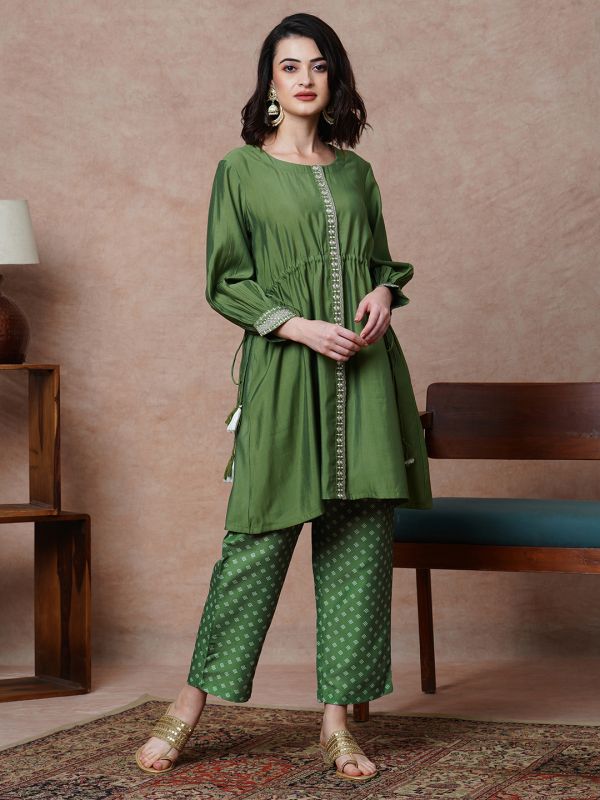 Globus Women Green Kurta & Bandhani Print Straight Pants Co-Ord Set