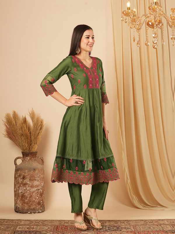 Globus Women Green Sequinned & Embroidered Yoke Panelled Scalloped Hem Anarkali Kurta With Elasticated Pants Festive Set