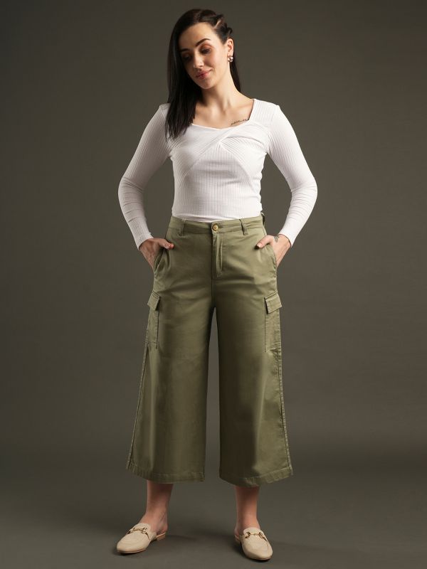 Globus Women Sage Green Cotton Stretchable Mid-Rise Relaxed Fit Flat Front Cropped Wide Leg Trousers With Cargo Pocket