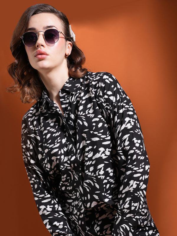 Globus Women Black Cuffed Sleeves Animal Printed Oversized Shirt & Pleated Shorts Co-Ord Set