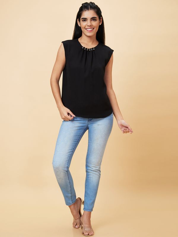 Globus Women Black Solid Round Neck Casual Top