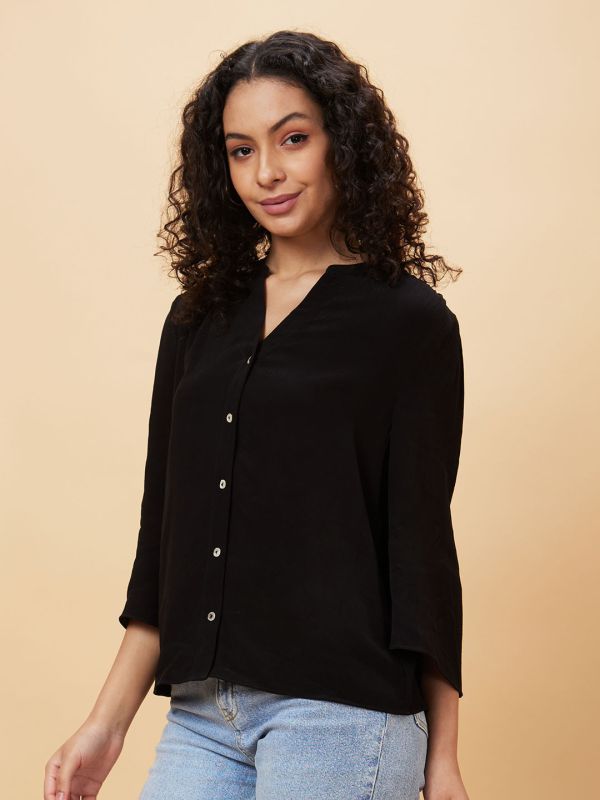 Globus Women Black Solid Mandarin Collar Casual Top