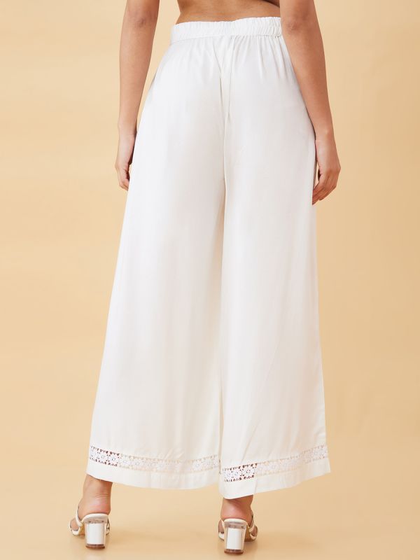 Globus Women Ivory Solid Flared Palazzo