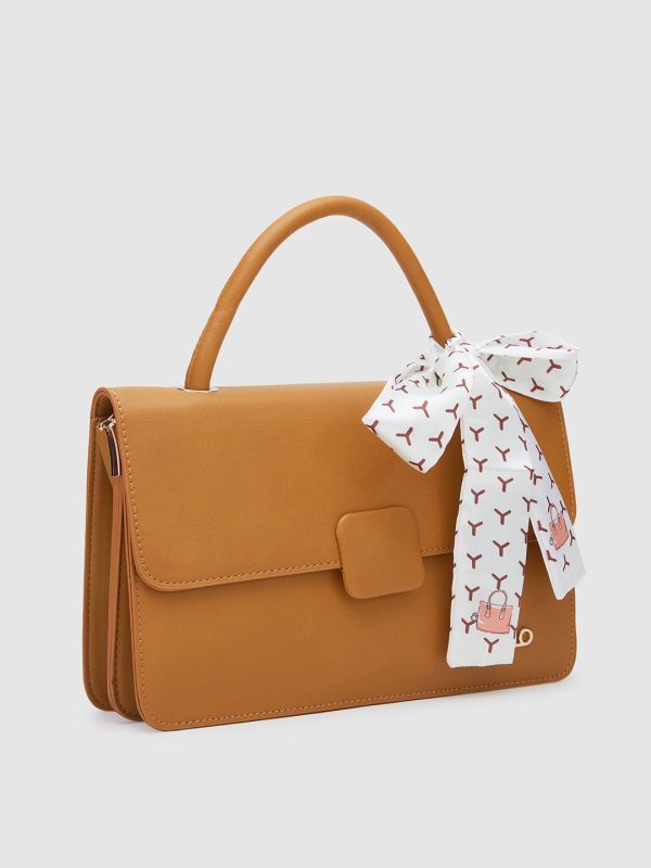 Globus Women Solid Vegan Leather Handheld Bag
