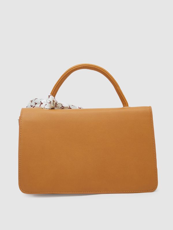Globus Women Solid Vegan Leather Handheld Bag