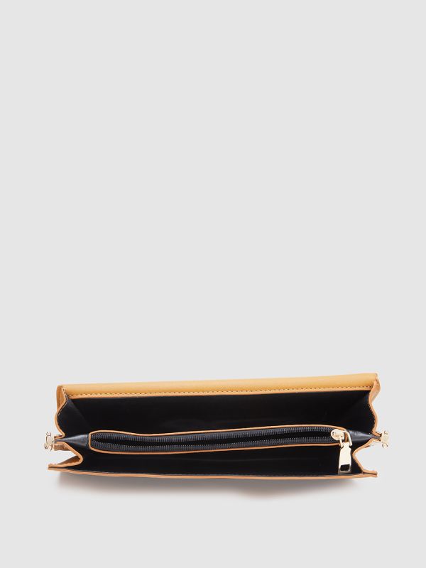 Globus Women Solid Vegan Leather Handheld Bag
