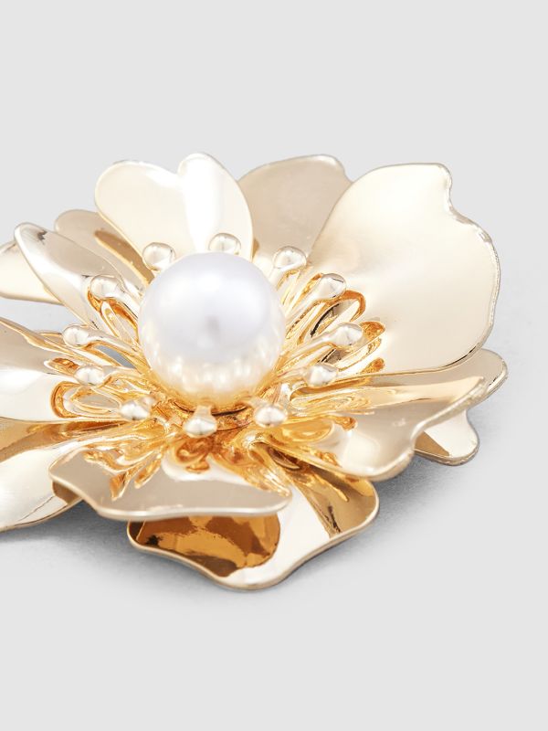 Globus Women Gold-Plated Pearl Floral Stud Earrings