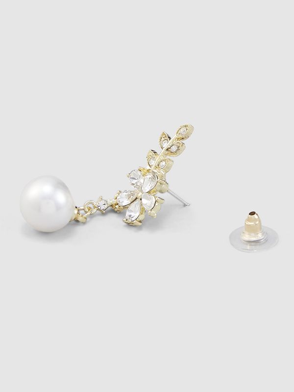 Globus Women Gold-Plated Leaf Shaped Drop Earrings