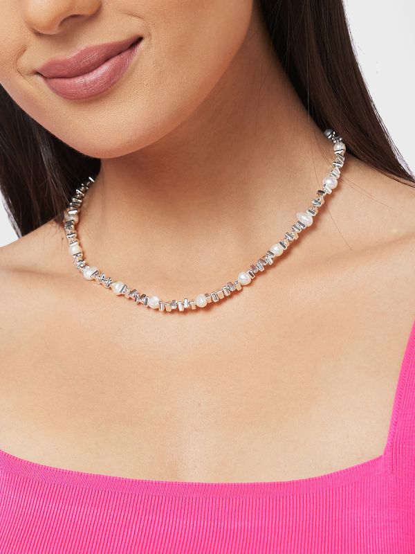 Globus Women Silver-Plated Pearls Minimal Necklace