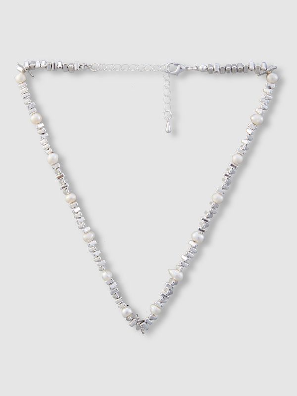 Globus Women Silver-Plated Pearls Minimal Necklace