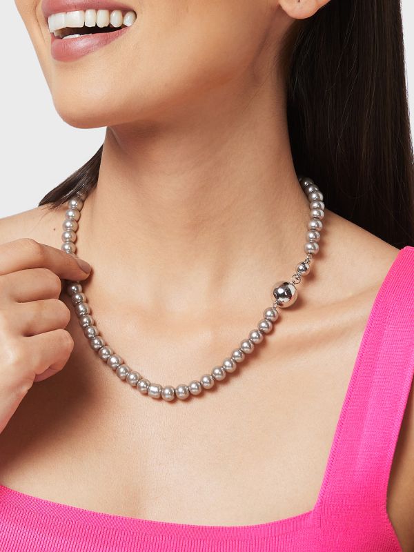 Globus Women Silver-Plated Pearls Statement Choker Necklace