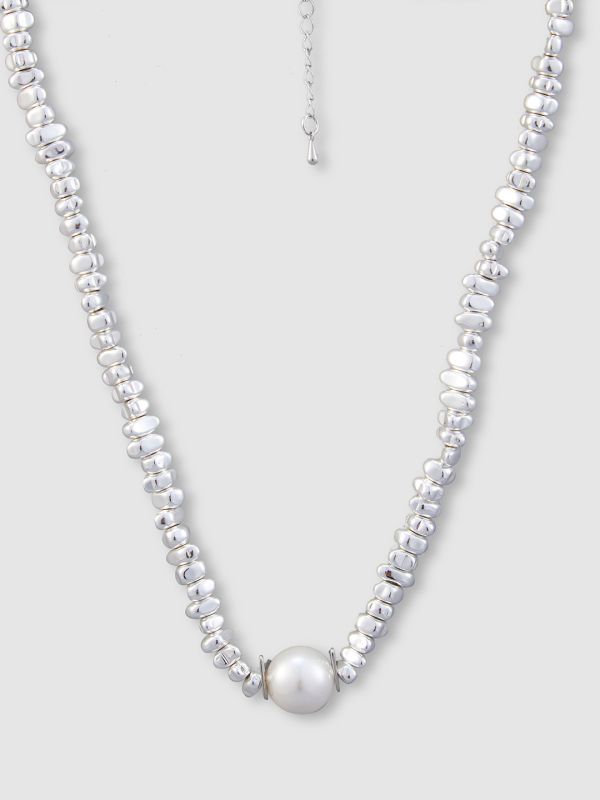 Globus Women Silver-Plated Pearls Statement Necklace