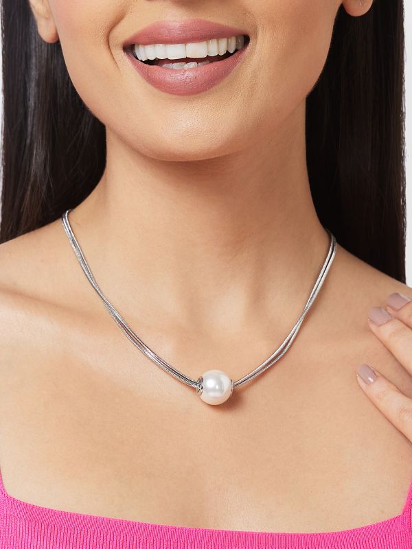 Globus Women Silver-Plated Pearls Minimal Necklace