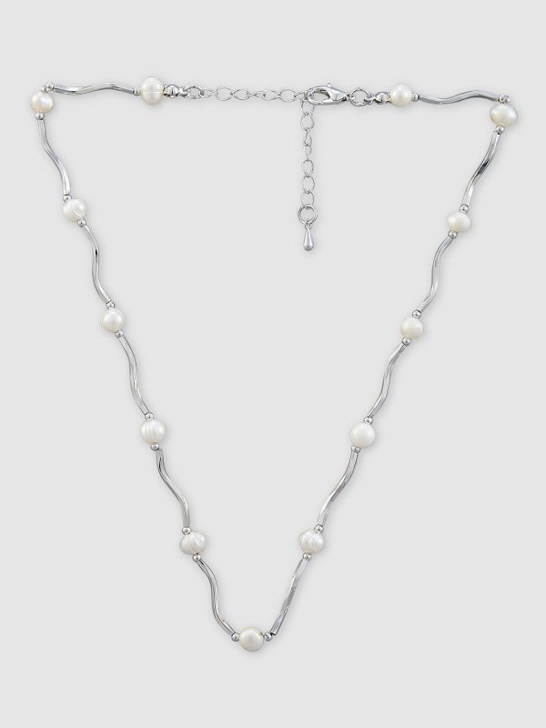 Globus Women Silver-Plated Pearls Minimal Necklace