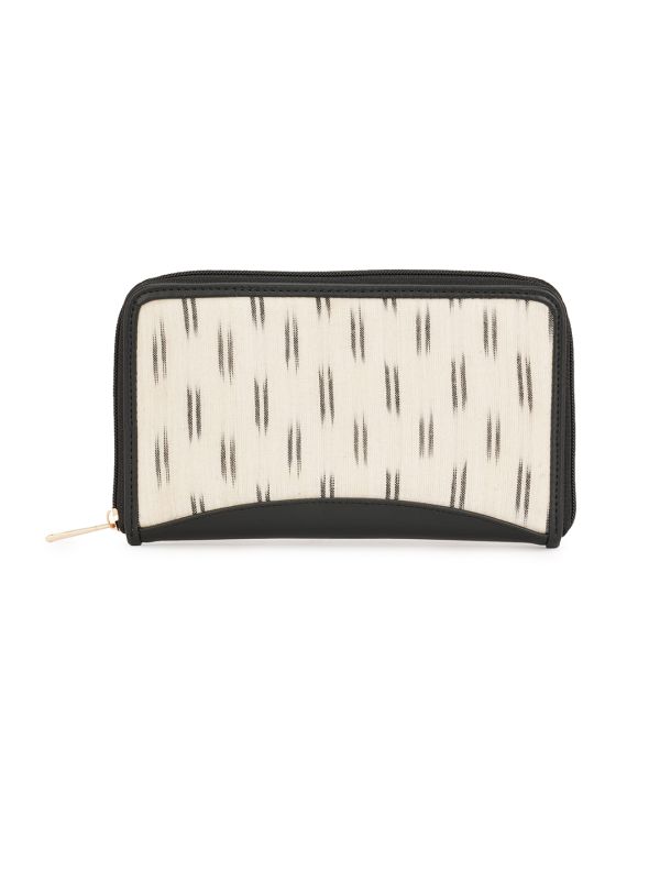 Globus Women Off-White Abstract Woven Design Zip Around Wallet With Zip Coin Pocket