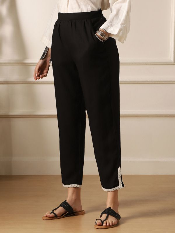 Globus Women Black Mid Rise Lace Detail Tapered Fit Pants