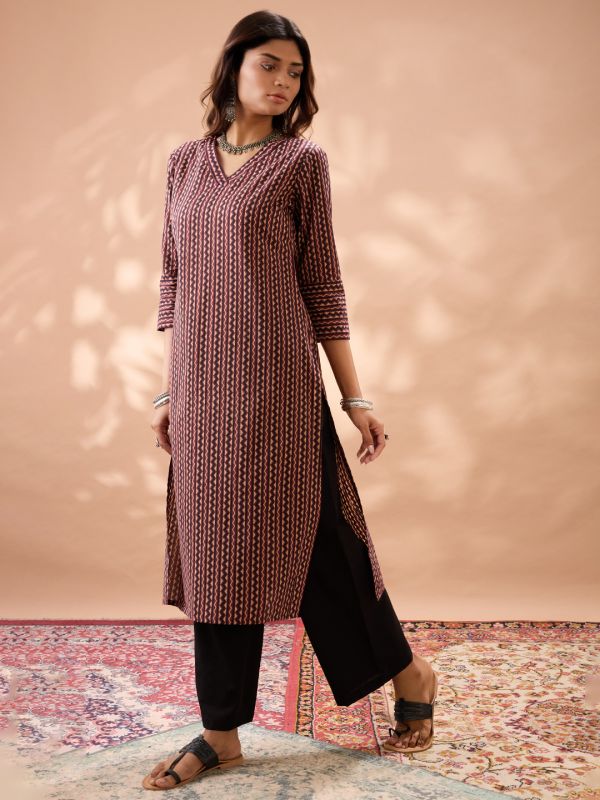 Globus Women Maroon Geometric Print V-Neck Calf Length Straight Kurta & Pant Set