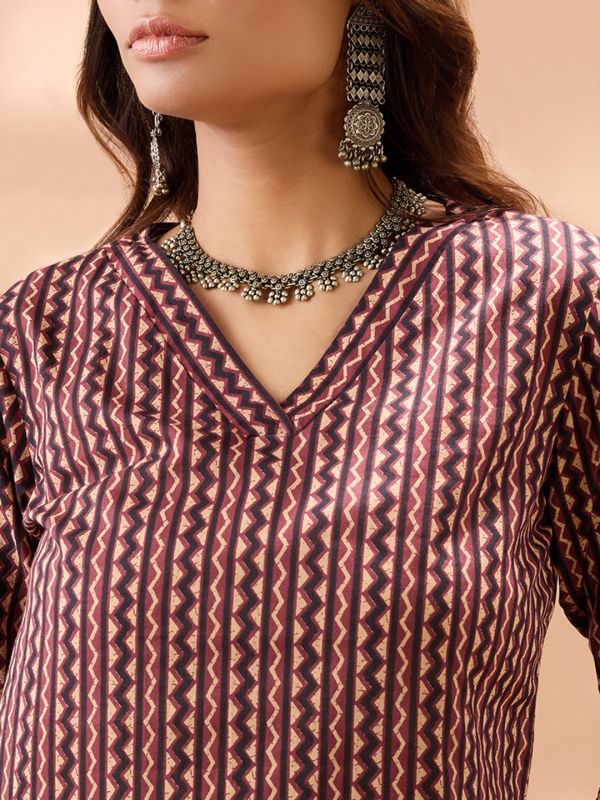 Globus Women Maroon Geometric Print V-Neck Calf Length Straight Kurta & Pant Set