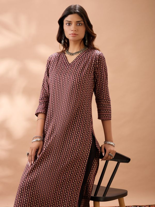 Globus Women Maroon Geometric Print V-Neck Calf Length Straight Kurta & Pant Set