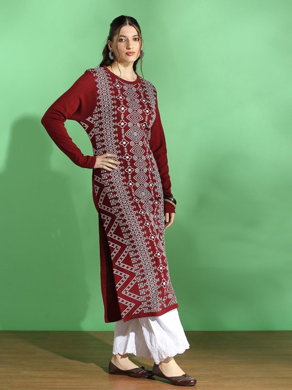Globus Women Maroon Round Neck Full Sleeves Placement Weave Knitted Acrylic Loose Fit Winter Wear Kurta