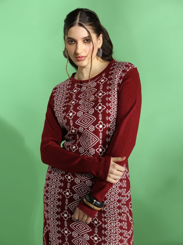 Globus Women Maroon Round Neck Full Sleeves Placement Weave Knitted Acrylic Loose Fit Winter Wear Kurta