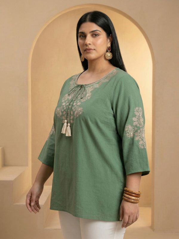 Globus Gloplus Women Green Floral Embroidered Yoke Round Neck Tie-Up Detail Plus Size Tunic
