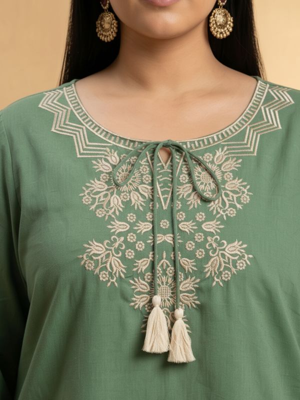Globus Gloplus Women Green Floral Embroidered Yoke Round Neck Tie-Up Detail Plus Size Tunic