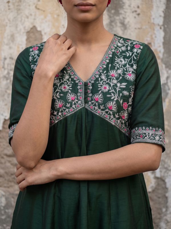 Globus Women Green Sequinned Floral Embroidered Zari Yoke V-Neck Short Sleeves Alia Cut A-Line Festive Kurta