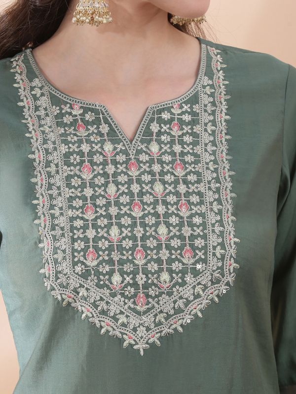 Globus Women Green Sequinned & Zari Embroidered Yoke Round Neck Scalloped Sleeves Side Slits Festive Kurta 