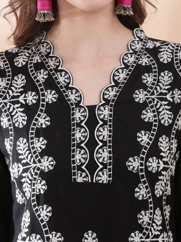 Globus Women Black Scalloped V-Neck Bell Sleeves Floral Embroidered Straight Kurta With Pants & Dupatta Festive Set
