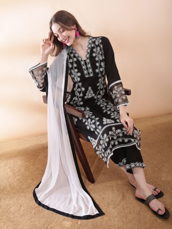 Globus Women Black Scalloped V-Neck Bell Sleeves Floral Embroidered Straight Kurta With Pants & Dupatta Festive Set