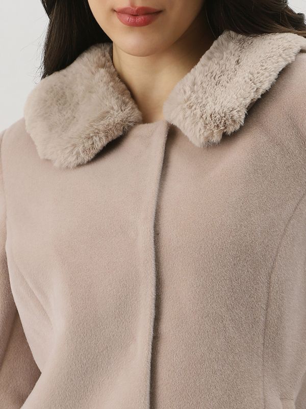 Globus Women Beige Peter Pan Collar Long Sleeves Faux Fur Detail 2 Pockets Winterwear Overcoat