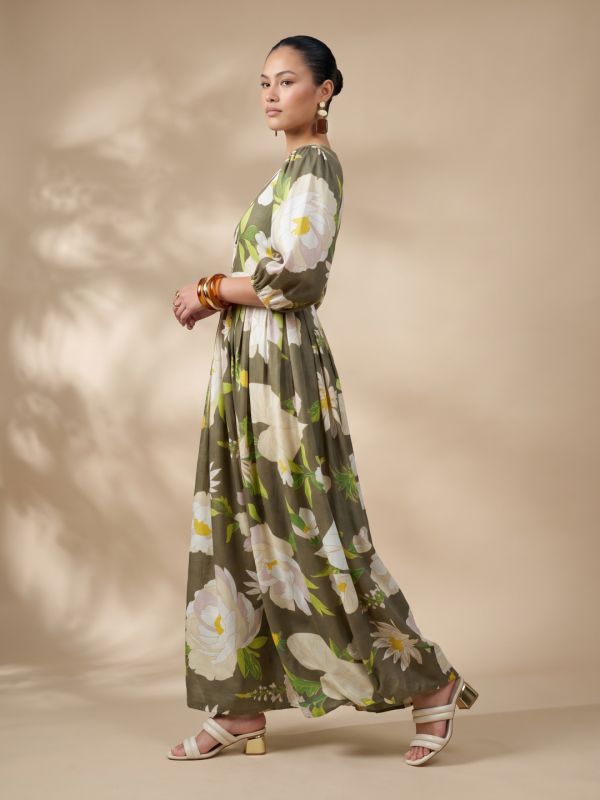 Globus Women Green V-Neck Puff Sleeves Floral Print Pleated Fit & Flare Maxi Dress With Belt