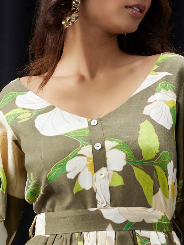 Globus Women Green V-Neck Puff Sleeves Floral Print Pleated Fit & Flare Maxi Dress With Belt