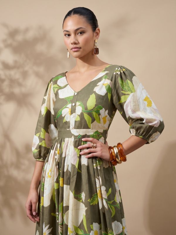 Globus Women Green V-Neck Puff Sleeves Floral Print Pleated Fit & Flare Maxi Dress With Belt