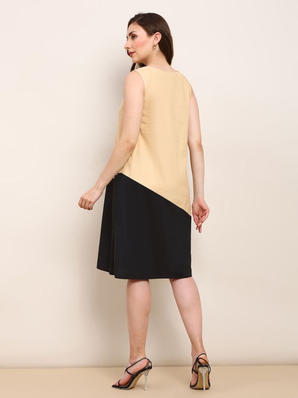 Globus Women Brown Round Neck Colorblock Pleated A-Line Dress